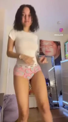 Jadeli Rosa [ jadeli-rosa ] - 2 days until my birthday 🫦 so you still have time to get my gifts