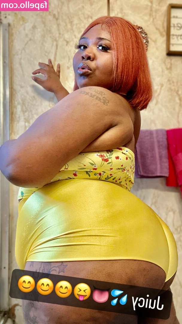 Badgirlbenaa - Your pussycat awaits you here in bed  baby