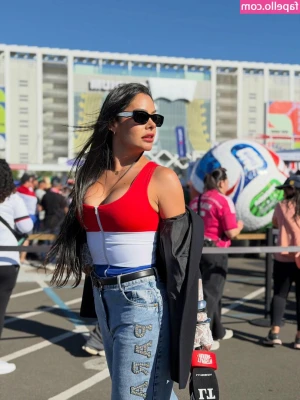 Larissa Riquelme [ larissa-riquelme ] - I would walk all over u 😜