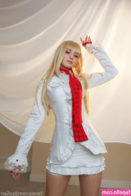 jyu_san [ jyu-san ] - Happy Friday! How long were you spying on me? >:D