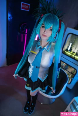 jyu_san [ jyu-san ] - Do you like latex? 💋