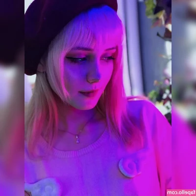 jyu_san [ jyu-san ] - NEW VIDEO  Wiggling my little toes in bed  It s toe-tally cute   
