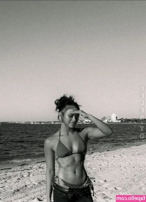 Bianca Bustamante [ bianca-bustamante ] - ...and she's all like, "Give it to me, babe 👅👅👅!!!" So...we