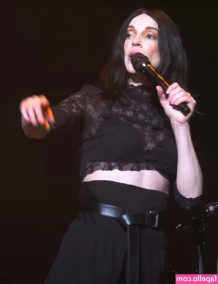 St Vincent [ st-vincent ] - Good morning  My greedy ass is here to remind you to turn on your