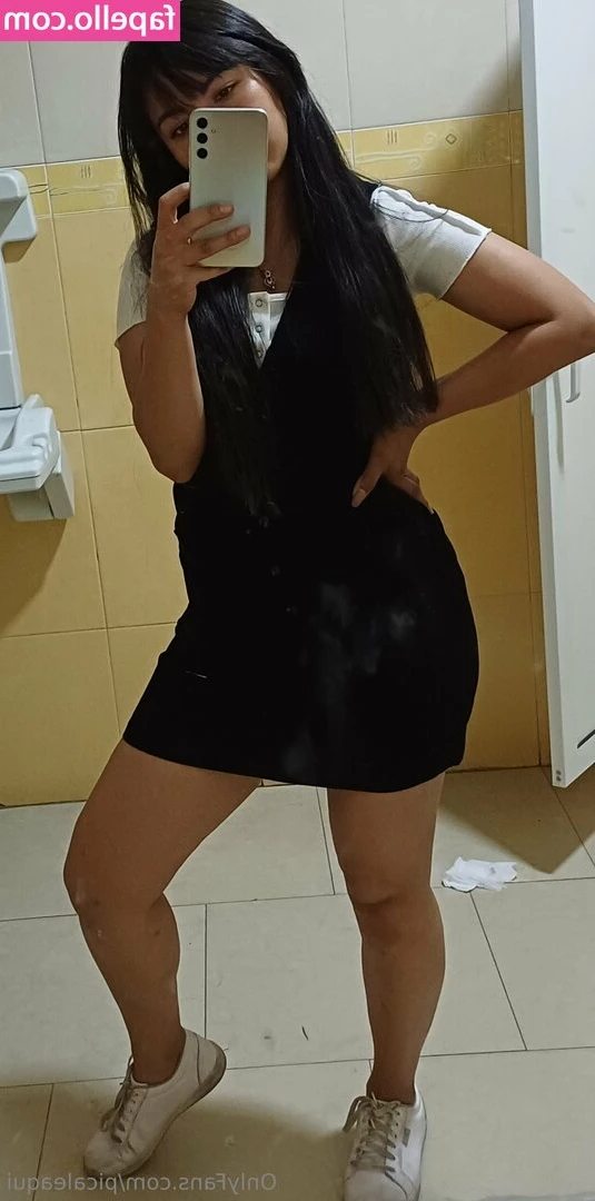 picaleaqui - Would you mind giving me a hand with these titties babe? 🍒😏