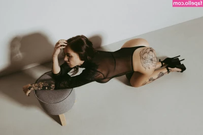 Miss_Felixity [ miss-felixity-4 ] - Do I need to whip it out for you to see