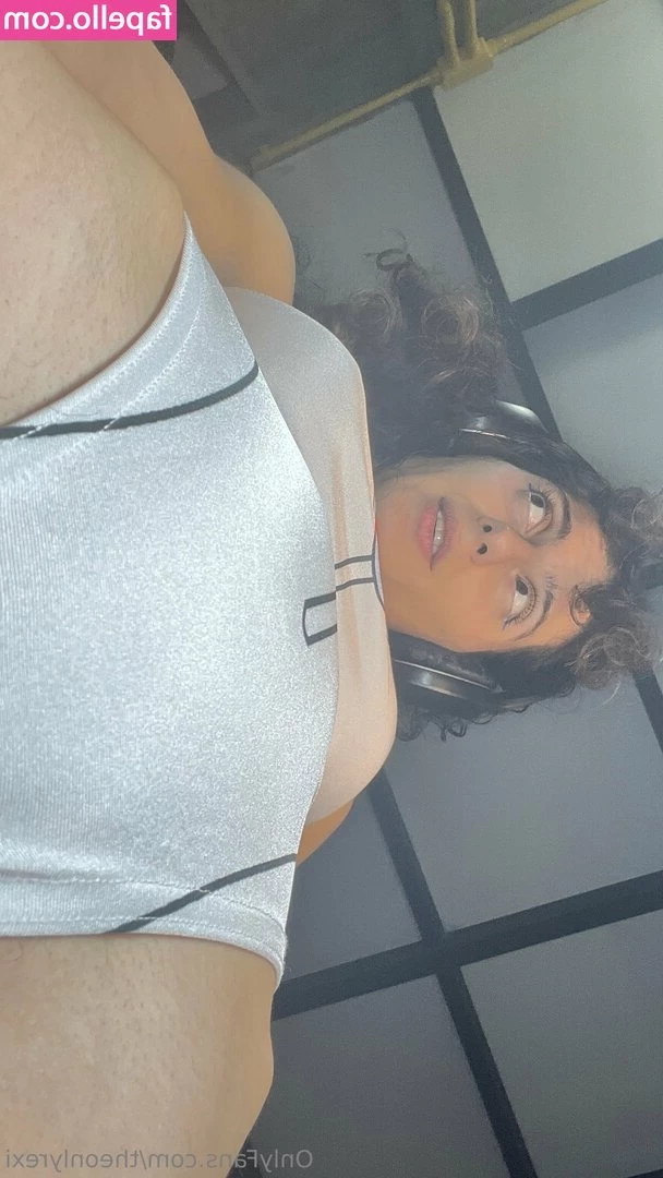 theonlyrexi - I love playing with my looks  but haven t ventured to playing with