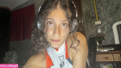 theonlyrexi - Settling down for the night   keep me entertained