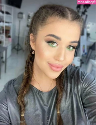 nefer_titi_xxx [ nefer-titi-xxx ] - Do I have a fuckable ass? 🍑🥺