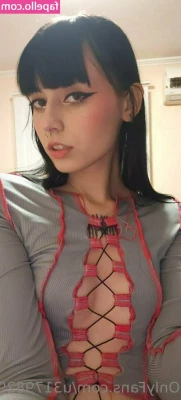 nefer_titi_xxx [ nefer-titi-xxx ] - Freshly waxed   How do you like your   Clean shaven  waxed or do you