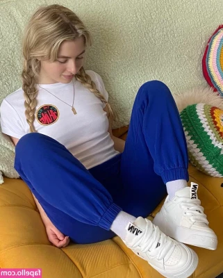 Anais Gallagher [ anais-gallagher ] - Just wanted to say THANK YOU to everyone who has subscribed  I really