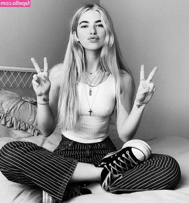 Anais Gallagher [ anais-gallagher ] - running like 5 min late  sorry