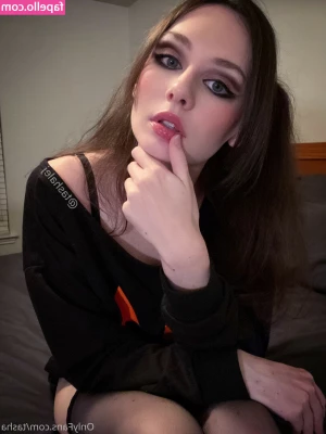 Tasha - Like this post rn if u wanna titty bundle in ya messages