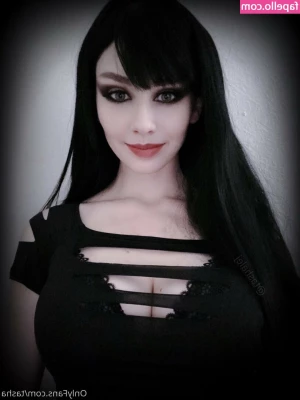 Tasha - You see me creeping  my thong is rolling   and you re gonna catch me