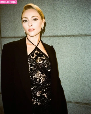 AnnaSophia Robb [ annasophia-robb ] - Throwback from the last time I was approximately this as big as I am