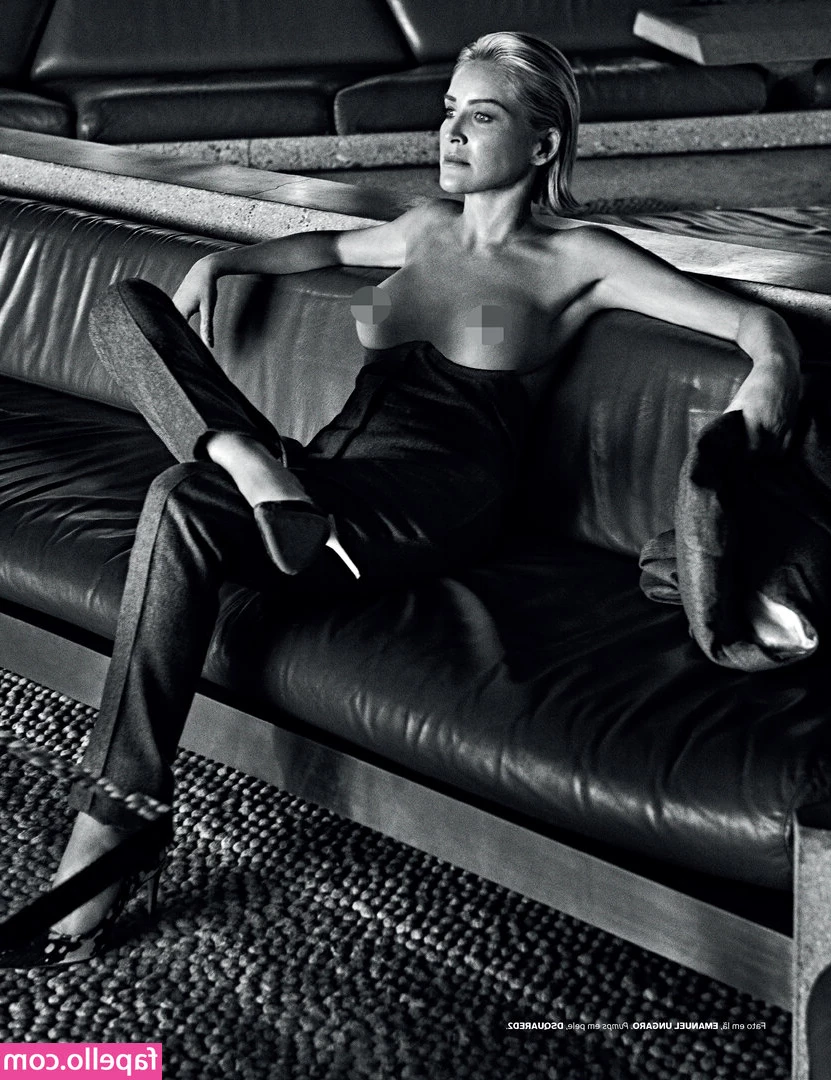 Sharon Stone [ sharon-stone ] - Cuál de todas estas fotos antes de mi ducha te gusta más?!?