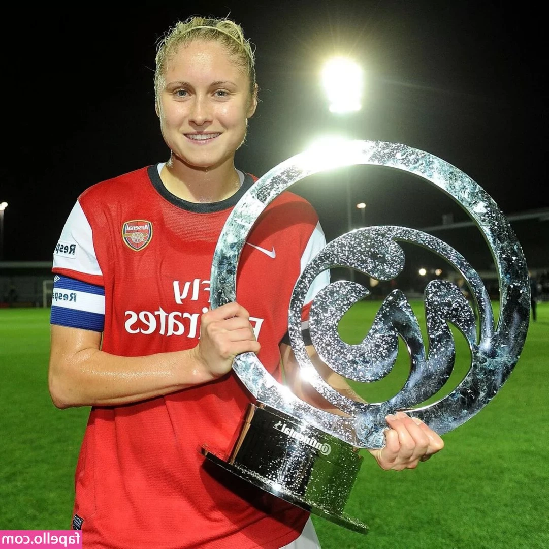 Steph Houghton [ steph-houghton ] - Want to dry my toes with your tongue