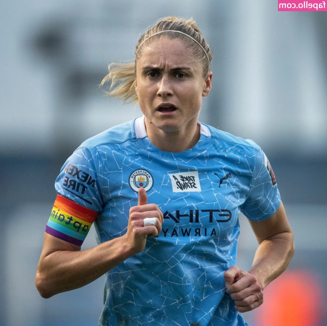 Steph Houghton [ steph-houghton ] - Sorry for another post but I love my outfit today 🥰
