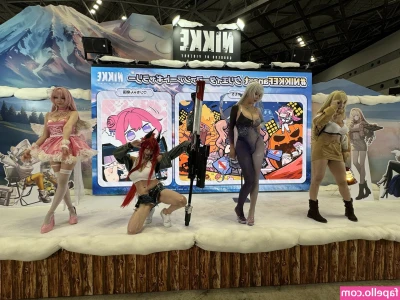 Takomayuyi - She shakes her hips while showing off her anus.