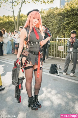 Takomayuyi - Happy Thick Thursday