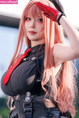 Takomayuyi - I was out shopping today and got this new sports bra