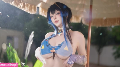 Takomayuyi - I can't actually wear bikinis like this all day on the beach. The