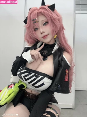 Takomayuyi - Just a lover girl in search of love