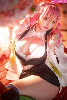 Takomayuyi - My photoset from today! I just love it when I don't have to wear much!