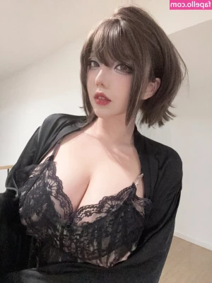 Takomayuyi - My hairy pussy will make you crazy       Dm me to get the full video 