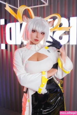 Takomayuyi - Panties off and I m all wet