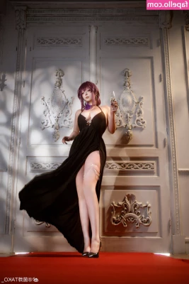 Takomayuyi - This dress is begging to come off... I probably shouldn’t have gone