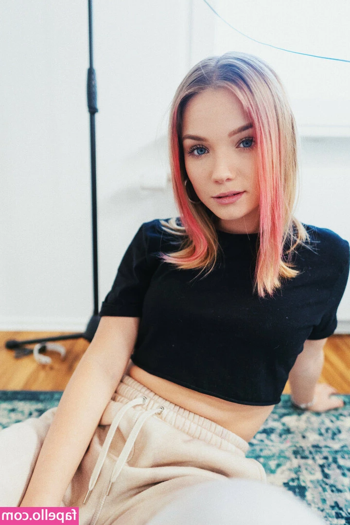 JuliaBeautx - Watch me cum in my latest video    Tip to let me know that you like