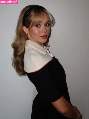 Brec Bassinger [ brec-bassinger ] - It's October 1st! Spooky Season 👻 What should I be for Halloween?