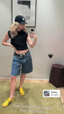 Brec Bassinger [ brec-bassinger ] - Como cuando sale conmigo y me hace subir una calle empinada