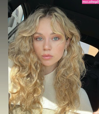 Brec Bassinger [ brec-bassinger ] - I really gotta hand full   Atl OCT