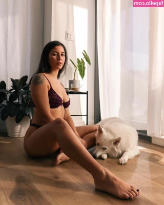 Maleni Cruz [ maleni-cruz ] - sooo could i sit on your face or would you prefer reverse cowgirl