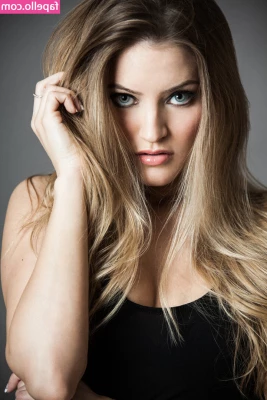 iJustine - Can’t be a superhero without a disguise