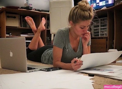 iJustine - Just laying here waiting for you