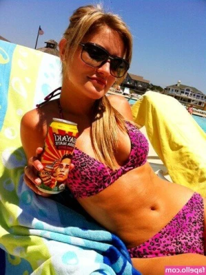iJustine - Cum shot rating 💦 Tip below and show me your biggest mess 👅