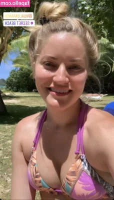 iJustine - I been hitting the gym and getting the gains i need who is tryna pay