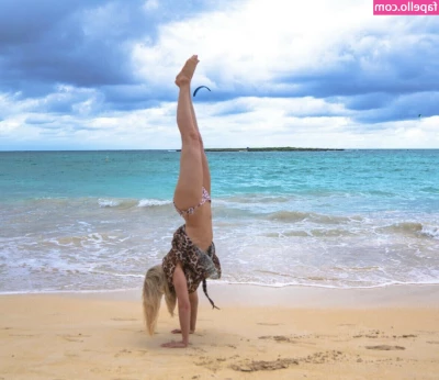 iJustine - Nuevo book   amo los disfraces  Cuéntenme cual ha sido mas de su