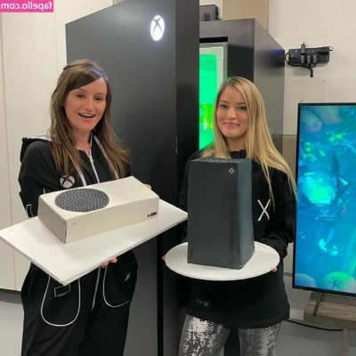 iJustine - Would you tell me you could see my panties? Or would you let me keep