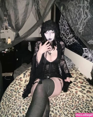m0theranna - Happy 1st Day of Halloween from Bimbo Ghostface 🔪💕