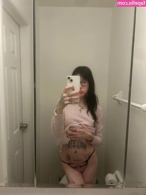 lovethysinner - Just horny anyone help me