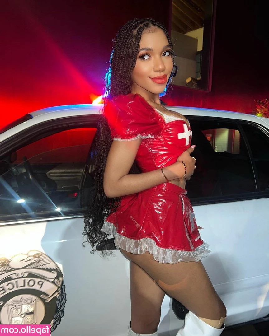 Teala Dunn [ teala-dunn ] - Do y’all wanna see me Fuk my pussy on live tonite?? Answer my fukin