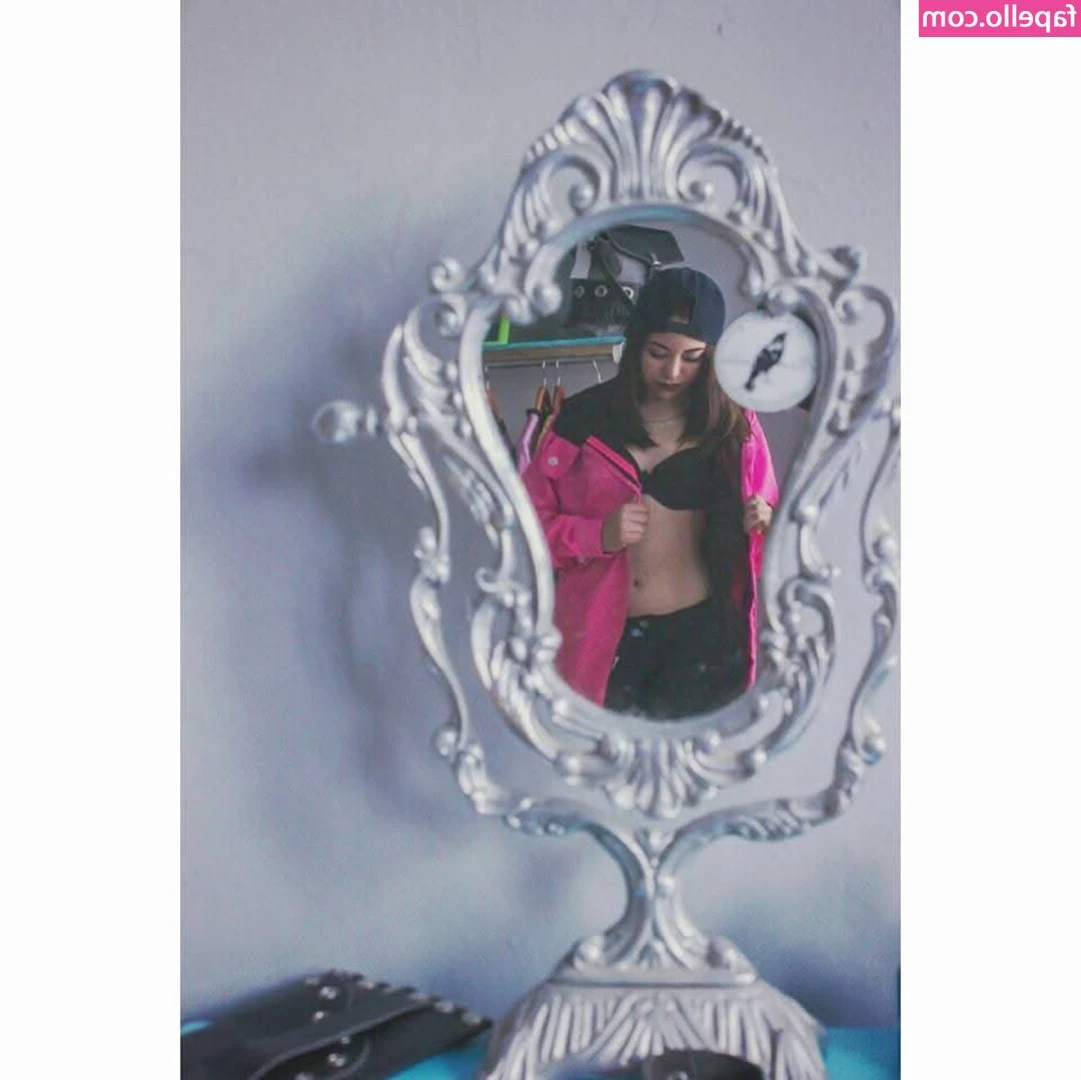 carolinafri - FREE   You want to see her  candyrocio tearing her pussy with her