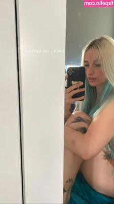 Giulia Henne [ giulia-henne ] - Tight pussy fucked by dildo machine CLIP