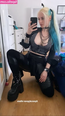 Giulia Henne [ giulia-henne ] - Recording From Chaturbate Great Ending with Vibe and Fucking Machine