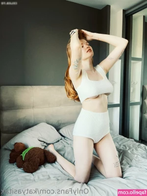 Katya Sitak [ katya-sitak ] - Recently picked up an old pin-up book to use for references  I love