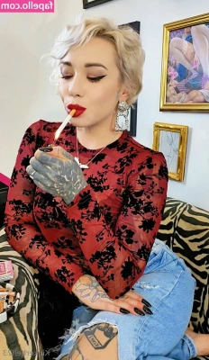 kinkerbell23 - Well howdy 😏  As usual, there’s some gremlin mixed in there 🖤